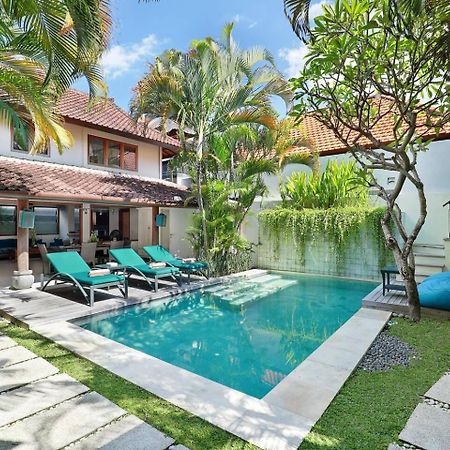 Villa Surin Seminyak Esterno foto