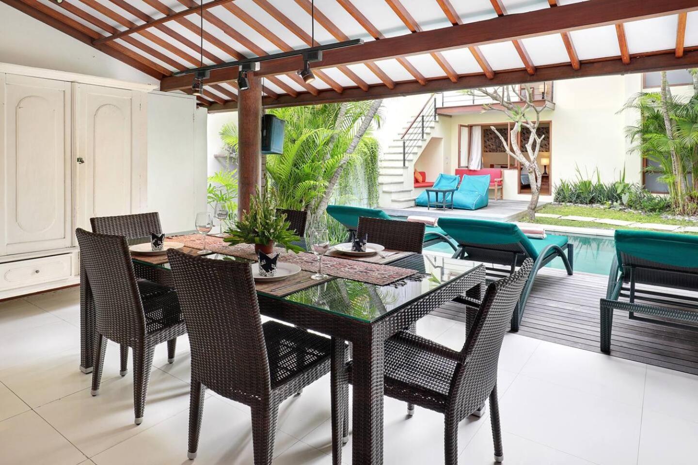 Villa Surin Seminyak Esterno foto