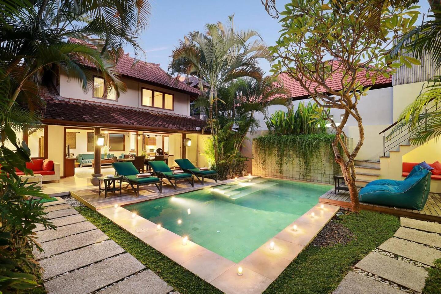 Villa Surin Seminyak Esterno foto