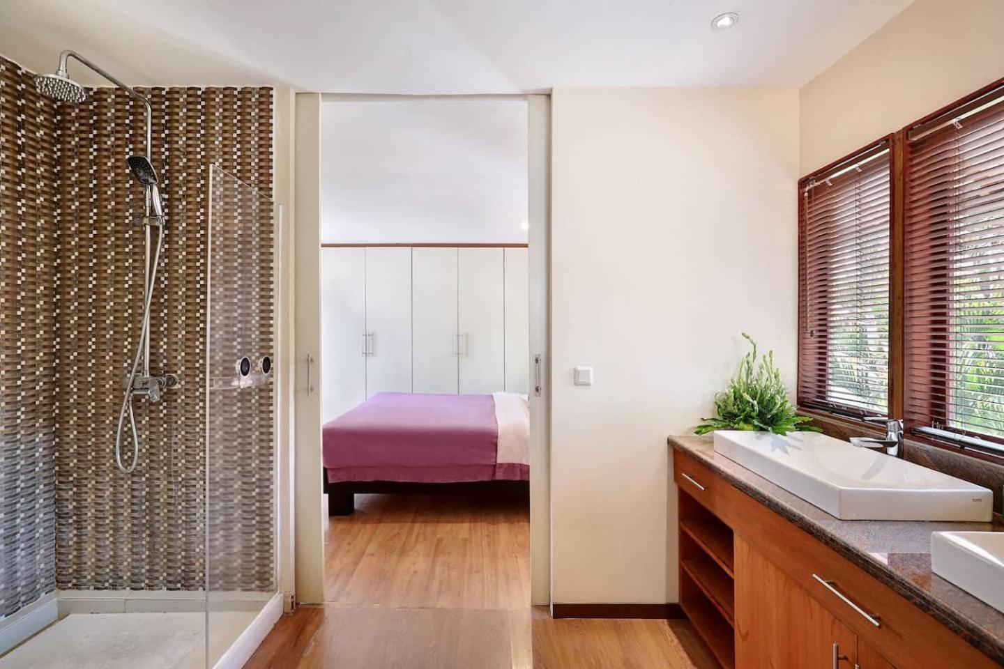 Villa Surin Seminyak Esterno foto
