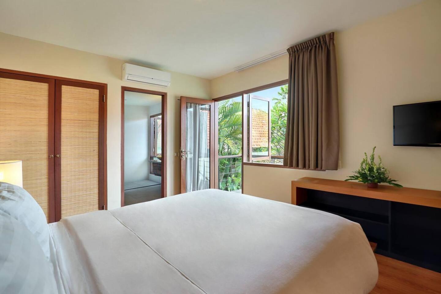 Villa Surin Seminyak Esterno foto