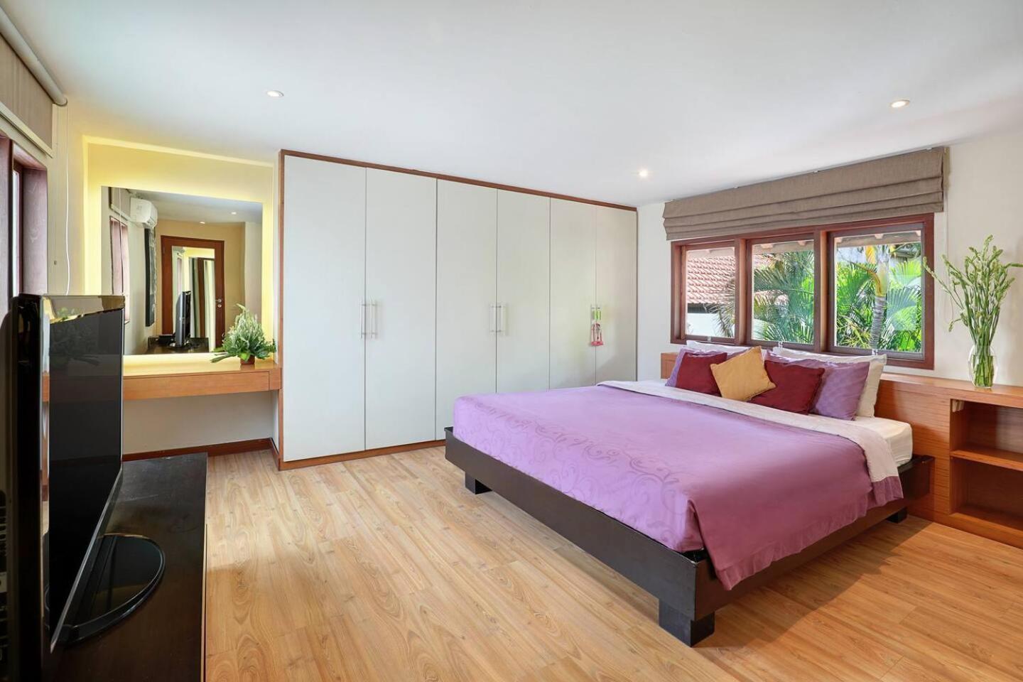Villa Surin Seminyak Esterno foto