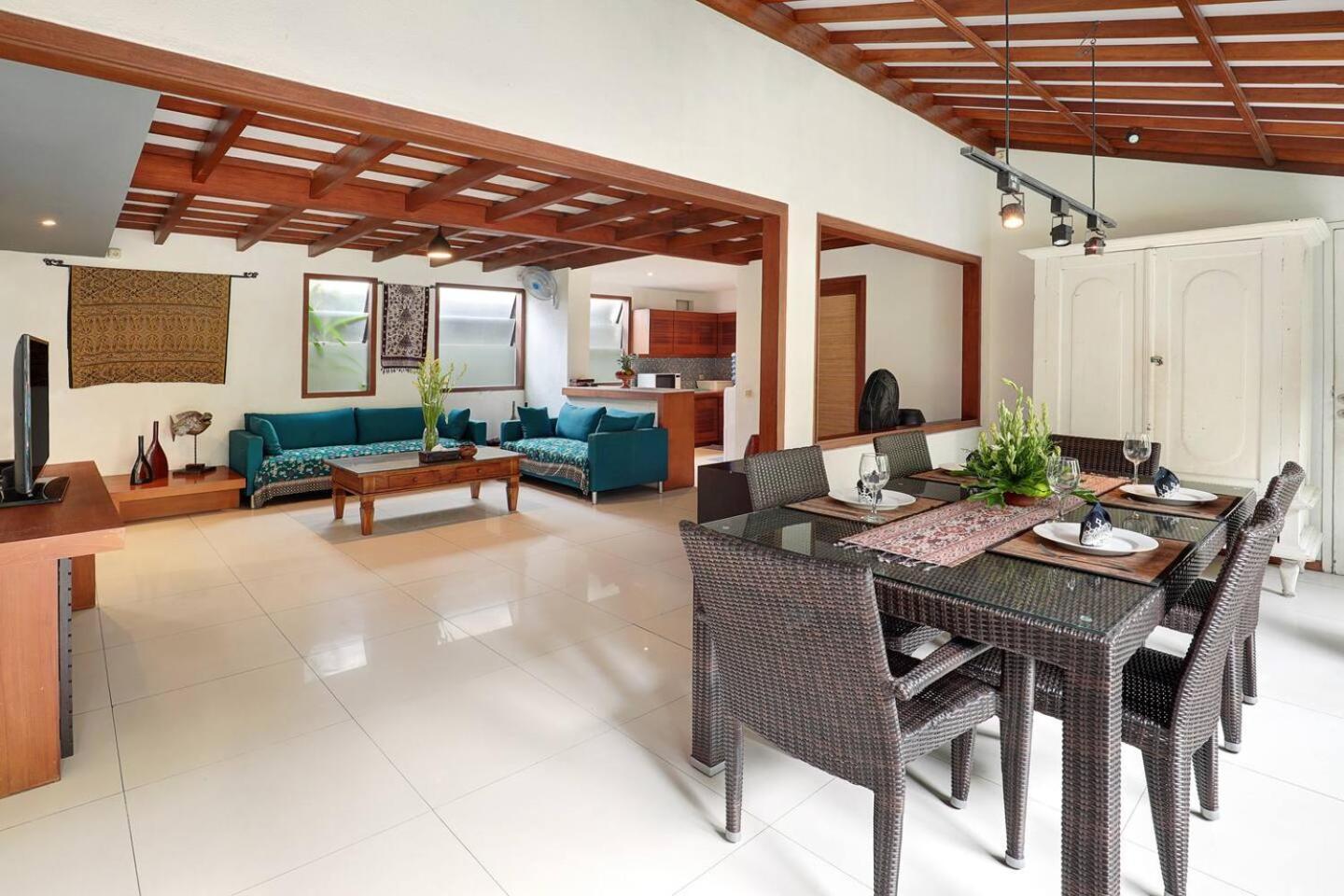 Villa Surin Seminyak Esterno foto