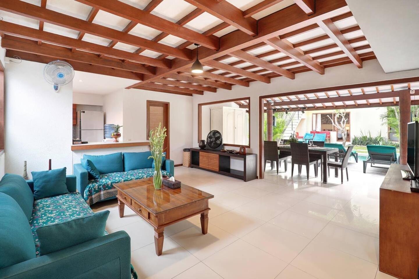 Villa Surin Seminyak Esterno foto